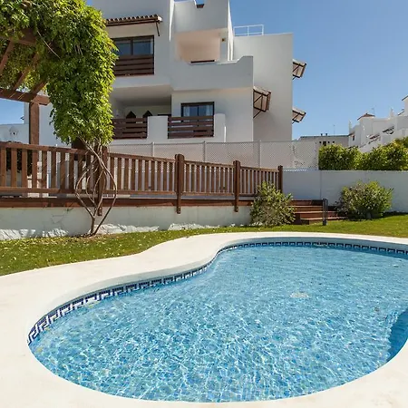 Golf Hills Garden House *